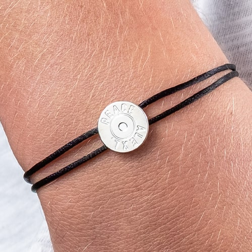 bracelet-porté-james-peace-noir-2-min