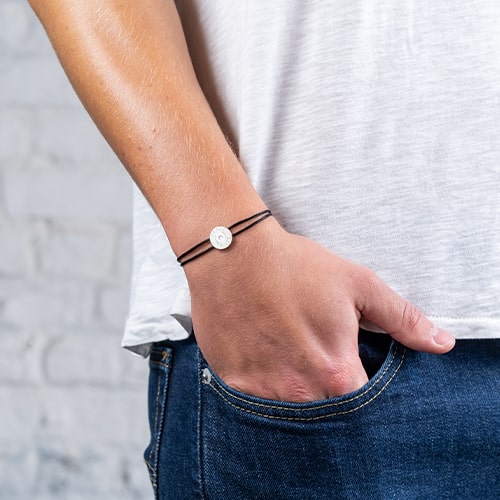 bracelet-porté-james-peace-noir-min