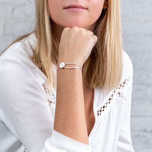 bracelet-porté-james-peace-rose-f-min