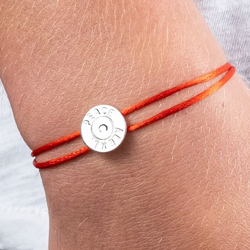 bracelet-porté-james-peace-rouge-2-min